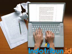 Tips Menulis: Menghadaplah Laptop Seolah-olah Engkau Sedang Salat