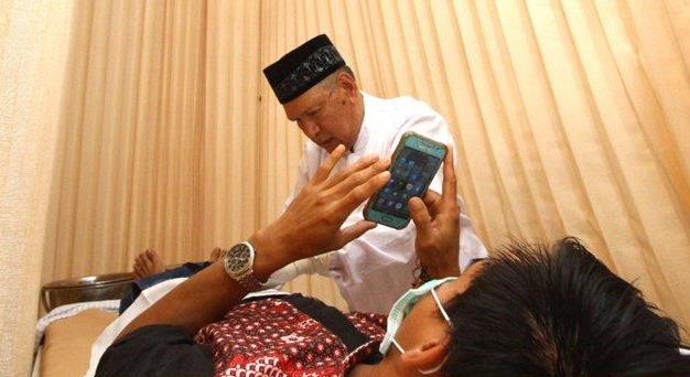 Dies Natalis Unitri Mahasiswa Ikut Khitanan Massal