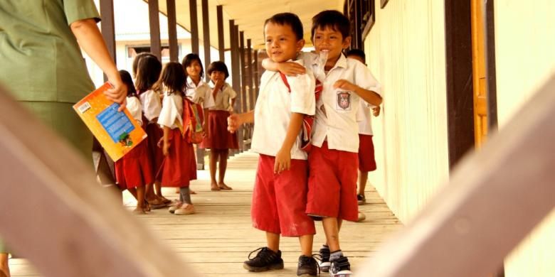 Mempertanyakan Kembali Paradigma Pendidikan Kita