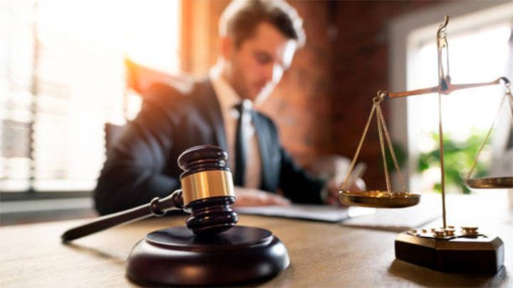 how much does a truck crash lawyer cost