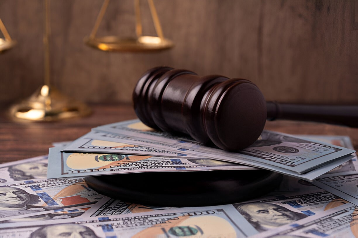 Lawyer for a Fraud Over $5000 Charge