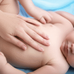 cara pijat ILU (I Love You) untuk melancarkan pencernaan bayi